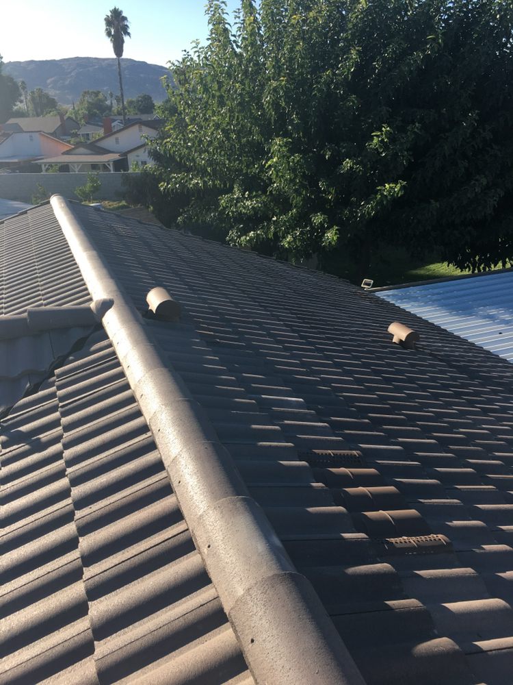 Slide of Berry Roofing & Solar