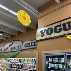Dick's Fresh Market - Nice colorful touch