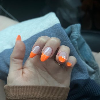 Chloe Nails - Bubbling and cut - Nail Salons Near Me - Lomita, California