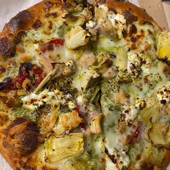 Black Rock Pizza - Captain Cook - 8" Pesto Chicken - Pizza Near Me - Captain Cook, Hawaii