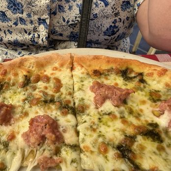 Bisteccheria Santa Croce - Pesto pizza with sausage - Steakhouses Near Me - Florence, FI