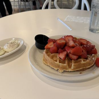 Briarpatch Restaurant - Waffle w Strawberry's and Poached Eggs - American Near Me - Winter Park, Florida
