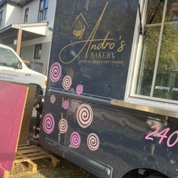 Andro’s Bakery