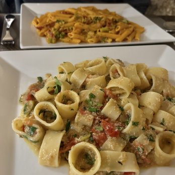Fulvio - Calamarata pasta with fresh crab meat (front). Penne with ham and broccoli (back). So good! - Italian Near Me - Paris, 75