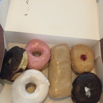Donut Palace - Out of the variety... my personal favorites were the raspberry filled and maple Long John. All very good. Buttery goodness! - Breakfast & Brunch Near Me - Fort Smith, Arkansas