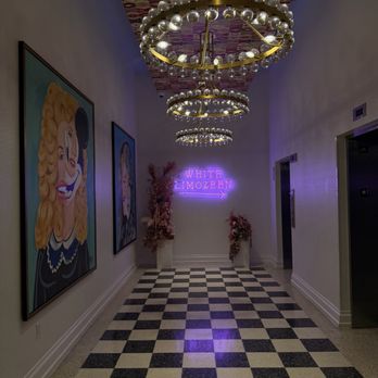 White Limozeen - Cocktail Bars Near Me - Nashville, Tennessee