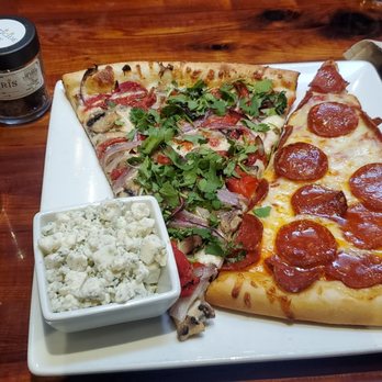Rocco's - Ardbeg 18-year single malt, veggie slice with cilantro, pepperoni slice side of blue cheese - Bars Near Me - Seattle, Washington Rocco's - Ardbeg 18-year single malt, veggie slice with cilantro, pepperoni slice side of blue cheese - Bars Near Me - Seattle, Washington