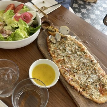 Mana + Pua - Salad and flat bread - Wine Bars Near Me - Honolulu, Hawaii Mana + Pua - Salad and flat bread - Wine Bars Near Me - Honolulu, Hawaii