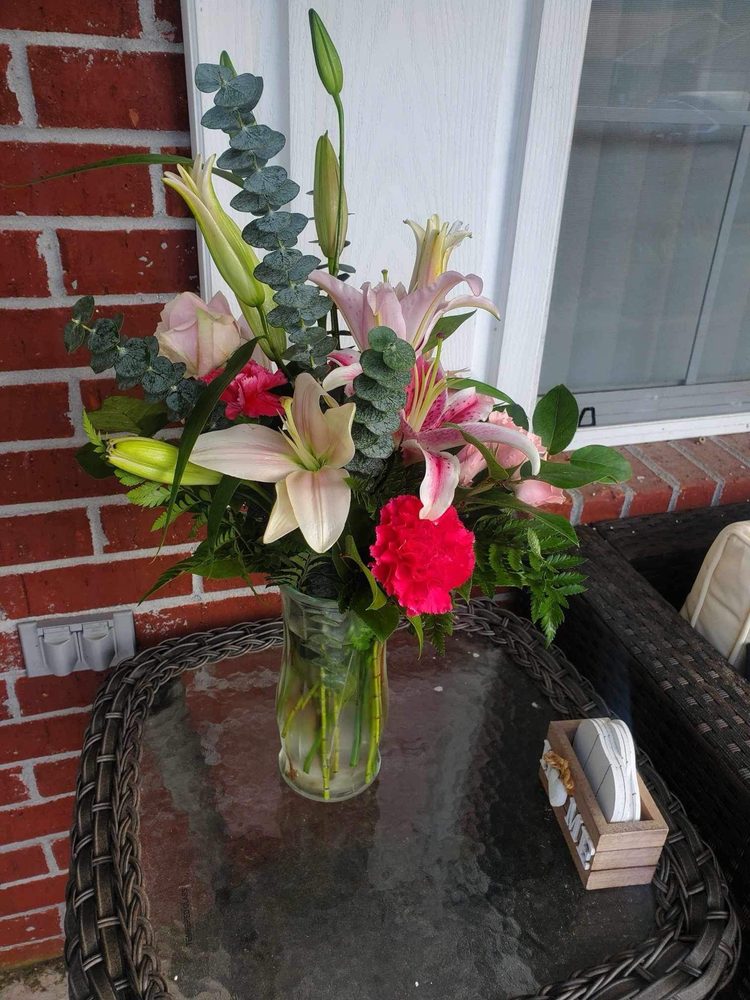 FLOWER BASKET FLORIST Updated September 2024 897 N Wilson St