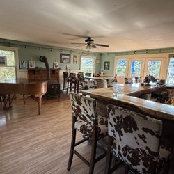 Oceane Vineyards - Original wine tasting room.