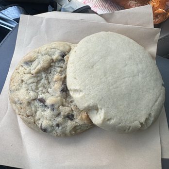Hill Country Bakehouse - Chocolate chip cookie & plain sugar cookie - Bakeries Near Me - Marble Falls, Texas Hill Country Bakehouse - Chocolate chip cookie & plain sugar cookie - Bakeries Near Me - Marble Falls, Texas