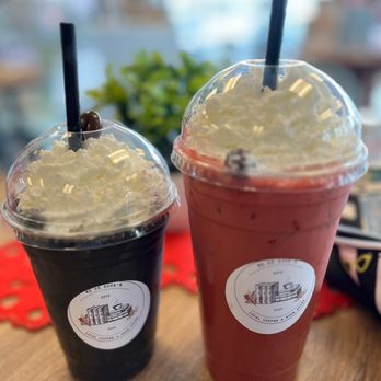 We Be Book'N - Charcoal latte & red velvet latte - Bookstores Near Me - Monroe, Washington