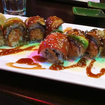 Mr. Fuji Sushi - Brooklyn roll = heaven!  (yellow tail, white tuna, scallions, crunch, smoked salmon, eel and avacado) - Japanese Near Me - Albany, New York