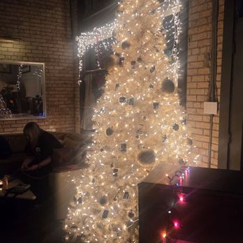 Marlow - Beautiful holiday decorations! - Cocktail Bars Near Me - Austin, Texas