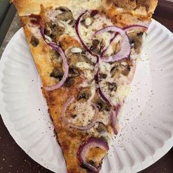Killer Crust Pizza - Mushroom and red onion slice