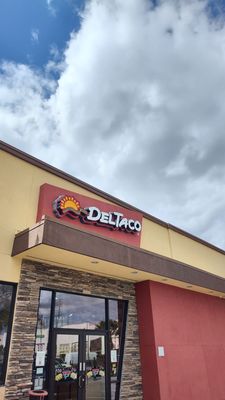 Del Taco by null