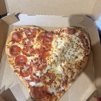 Pizza Hut - Heart Shaped Pizza - Pizza Near Me - Houston, Texas Pizza Hut - Heart Shaped Pizza - Pizza Near Me - Houston, Texas
