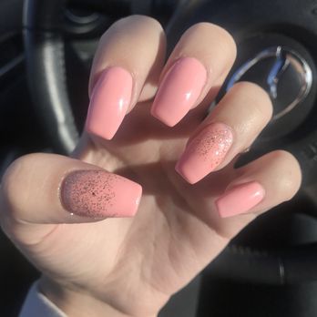 HN Spa & Nails - This is what I ended up with when she told me "glitter nail only" after telling me she could do what I showed her in the picture - Nail Salons Near Me - Marysville, Washington