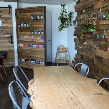 CM Banh Mi - Interior - Sandwiches Near Me - Hillsboro, Oregon