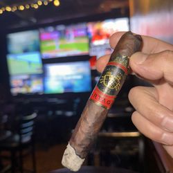 8 Eighty Eight Cigar Lounge - Dominican full body