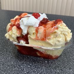 Braums - Strawberry Shortcake Sundae