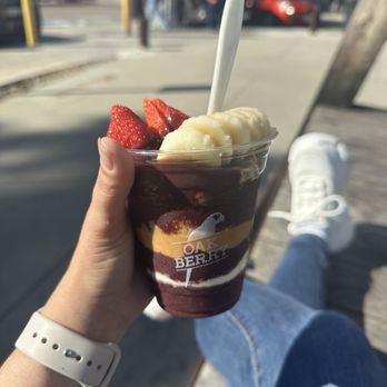 Oakberry Acai - Acai Bowl - Classic Size (12 oz) - Juice Bars & Smoothies Near Me - San Diego, California Oakberry Acai - Acai Bowl - Classic Size (12 oz) - Juice Bars & Smoothies Near Me - San Diego, California