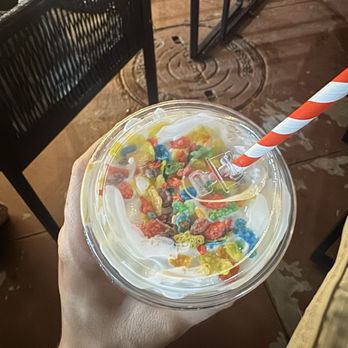 Pavón Coffee Den - Iced fruity pebbles latte - Coffee & Tea Near Me - Houston, Texas