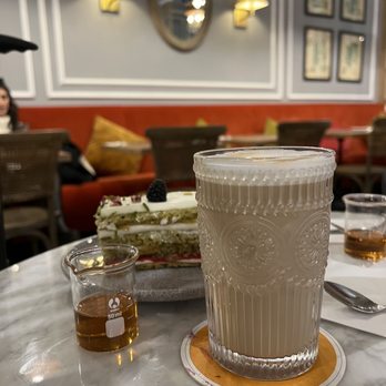 L'Eto Caffe - Cafes Near Me - London, XGL L'Eto Caffe - Cafes Near Me - London, XGL
