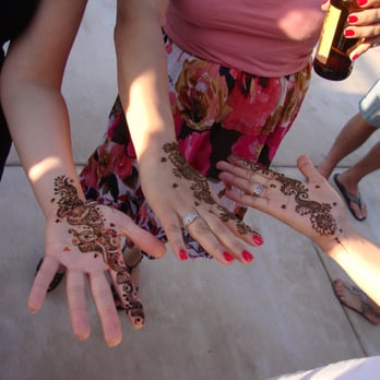 Henna Artistry - Ladies with their mehndi - Henna Artists Near Me Henna Artistry - Ladies with their mehndi - Henna Artists Near Me