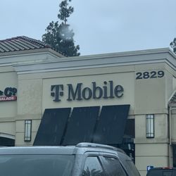 T-Mobile - Store