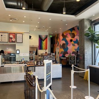 Philz Coffee - Coffee & Tea Near Me - Los Angeles, California