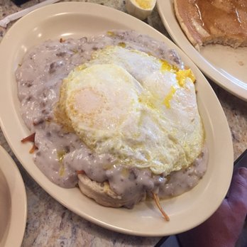Oink's Restaurant - Breakfast & Brunch Near Me - Neenah, Wisconsin