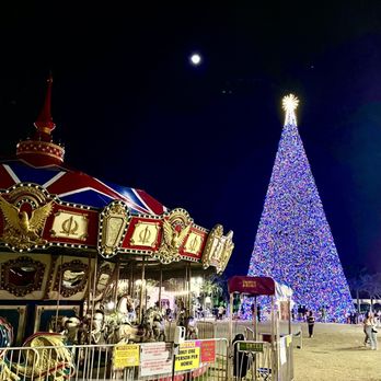 The 100 Foot Christmas Tree - Holiday Decorations Near Me - Delray Beach, Florida The 100 Foot Christmas Tree - Holiday Decorations Near Me - Delray Beach, Florida