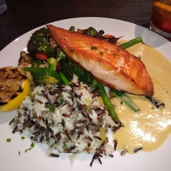 Manny's Parkside - Atlantic Salmon - Manny's Parkside Rest Lake Manitowish Waters WI - American Near Me - Manitowish Waters, Wisconsin