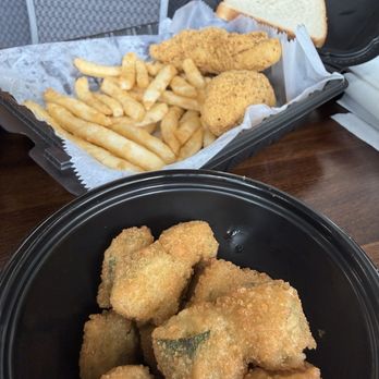 Sugar's Place - Fish, fries and okra - Soul Food Near Me - Jackson, Mississippi