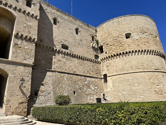 Castello Aragonese by null