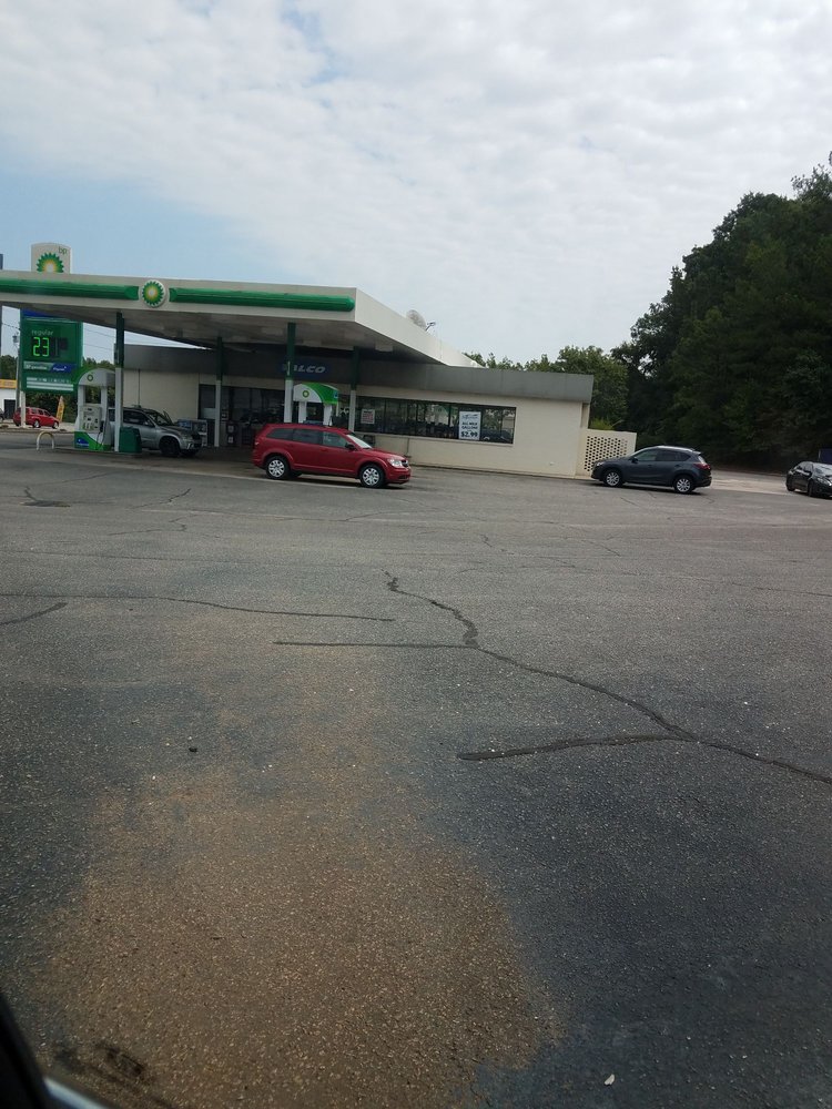ALCO STORE 10 332 E Caswell St, Wadesboro, North Carolina Grocery
