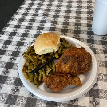 Cold Springs Cafe - Fries chicken and double green beans - Cafes Near Me - Abbeville, South Carolina