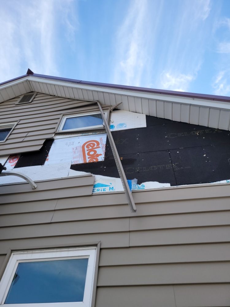 Slide of Leonard & sons Handyman Solutions