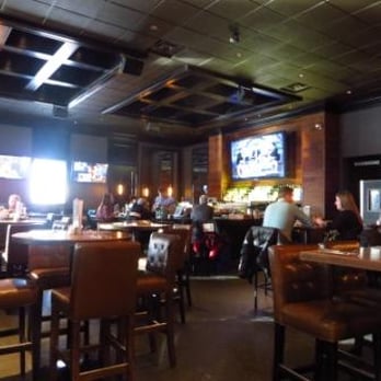 Earls Kitchen + Bar - Canadian (New) Near Me - Winnipeg, Manitoba