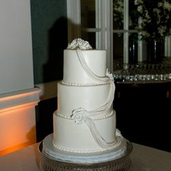 Mueller's Bakery - Wedding Cake with Fondant
