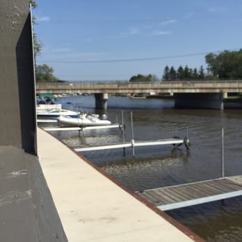 Castaways - Place to pull your boat right up to the patio. - American Near Me - Bay City, Michigan