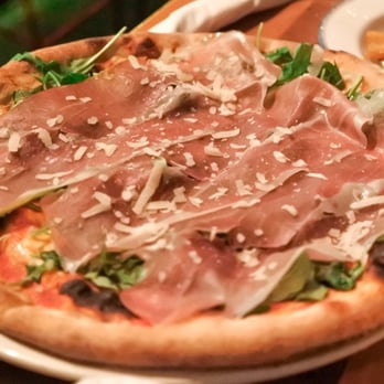 Gusto 101 - Prosciutto e Rucola (tomato sauce, mozzarella, prosciutto, arugula, parmigiano) - $17.99 - Italian Near Me - Toronto, Ontario