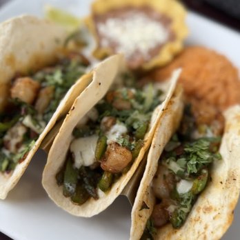 Tacos Vs Pizza - Tacos Gobernador - Salad Near Me - Orlando, Florida Tacos Vs Pizza - Tacos Gobernador - Salad Near Me - Orlando, Florida
