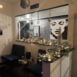 Rock the Glow Spa - Lobby and hallway