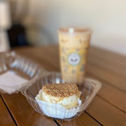 Hojas Tea House - Masala chai tea and NY cheese cake