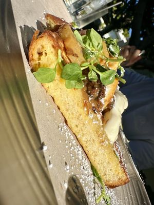 Chi Chi Restaurant by null