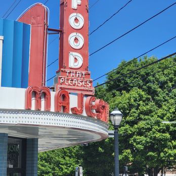 The Majestic Diner - The front of the restaurant - Diners Near Me - Atlanta, Georgia The Majestic Diner - The front of the restaurant - Diners Near Me - Atlanta, Georgia