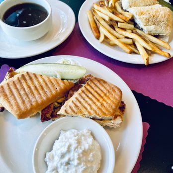 Alps Pancake House - Breakfast & Brunch Near Me - Chicago, Illinois