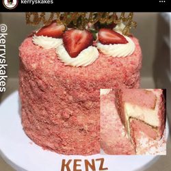 Kerry’s Kakes - Strawberry Krunch Cheesecake Cake